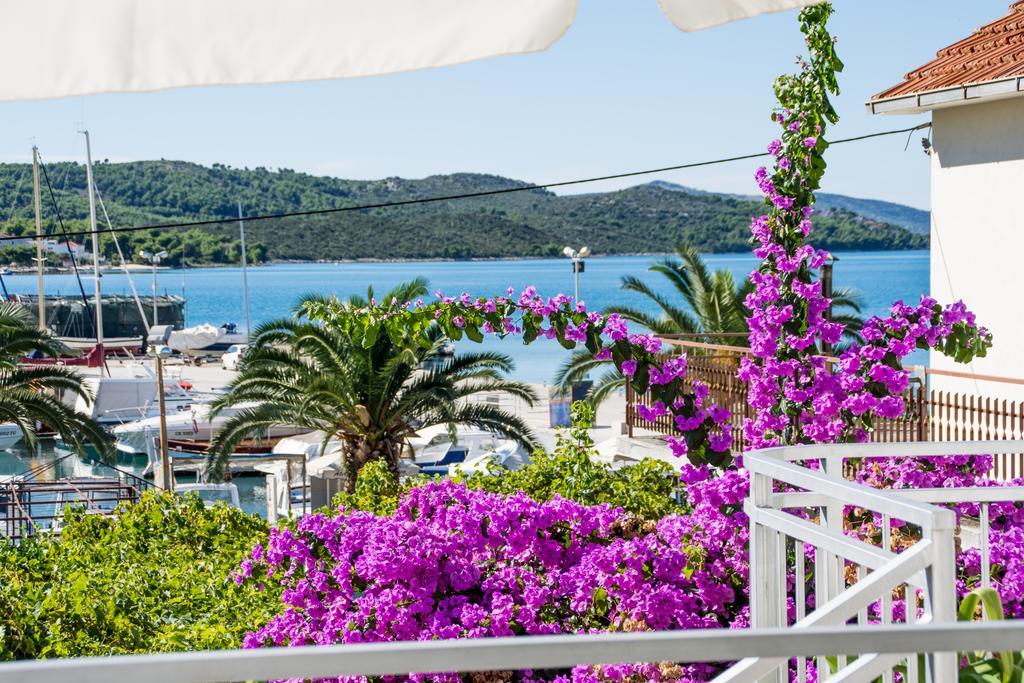 Apartments Vaska Trogir Exterior photo