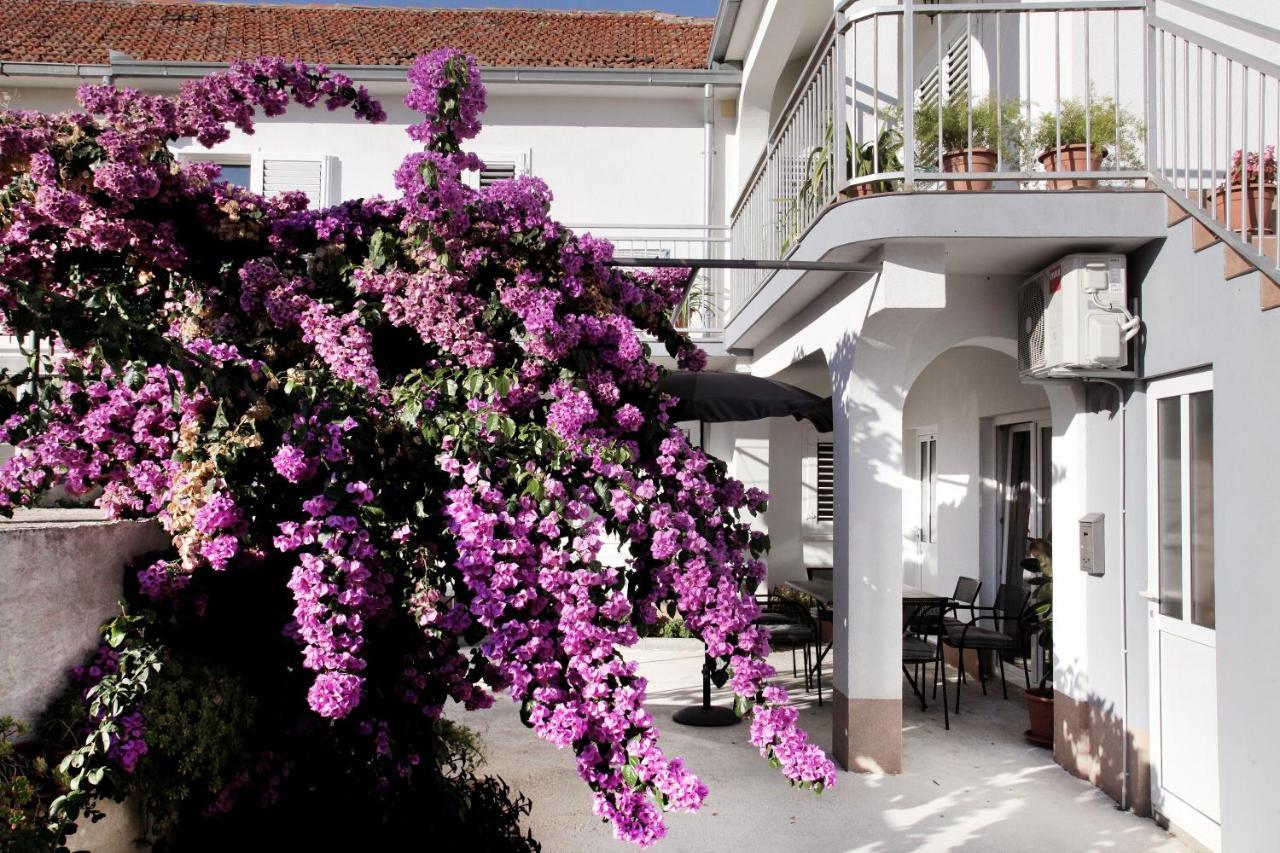 Apartments Vaska Trogir Exterior photo