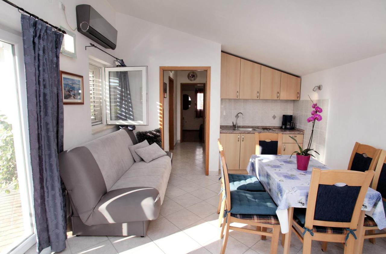 Apartments Vaska Trogir Exterior photo